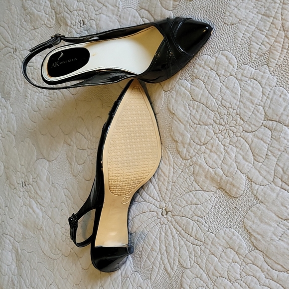 Anne Klein size 11 black slingbacks - Picture 3 of 5